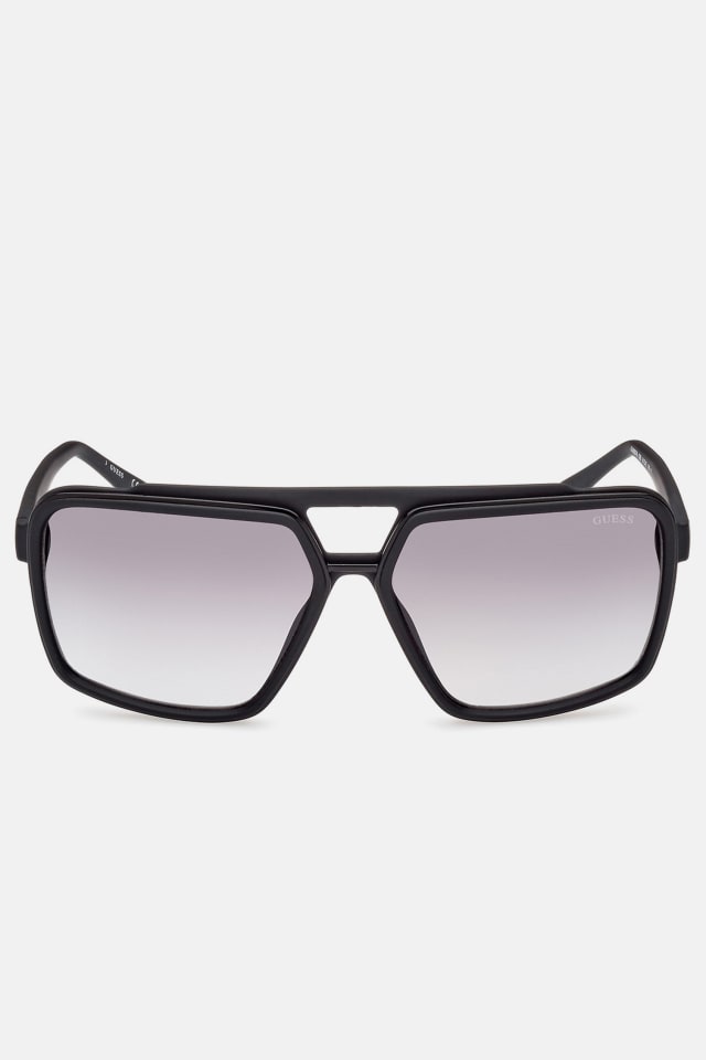 GUESS® Metal Trim Plastic Navigator Sunglasses