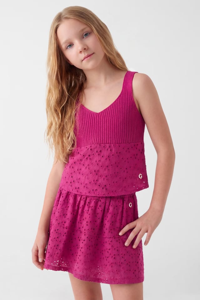 Eyelets top