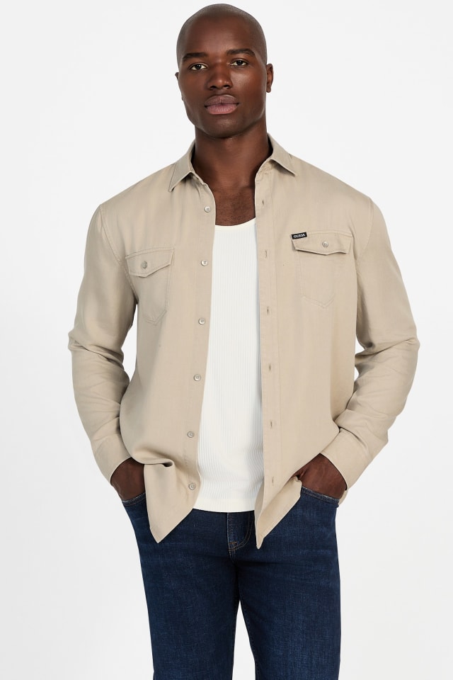 Chemise en serg&eacute; d&eacute;lav&eacute;