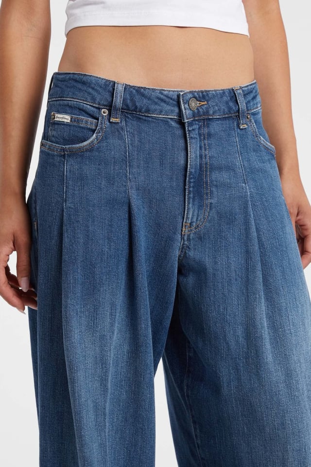GUESS® G12 pleated extra wide-leg jeans