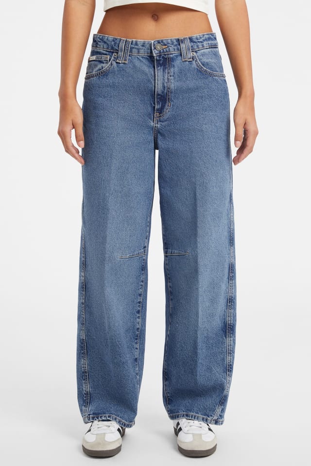 GUESS® Barrel Jeans