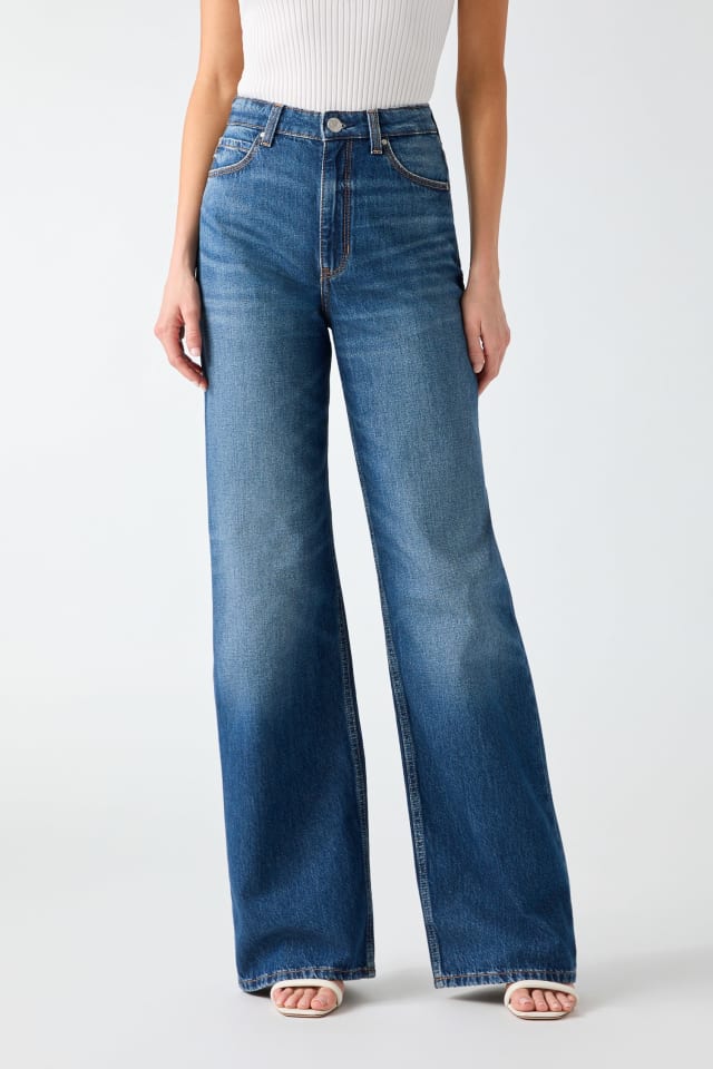 Jeans &agrave; jambes larges