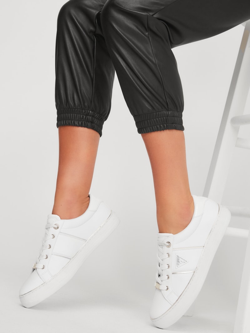 guess sneakers logo