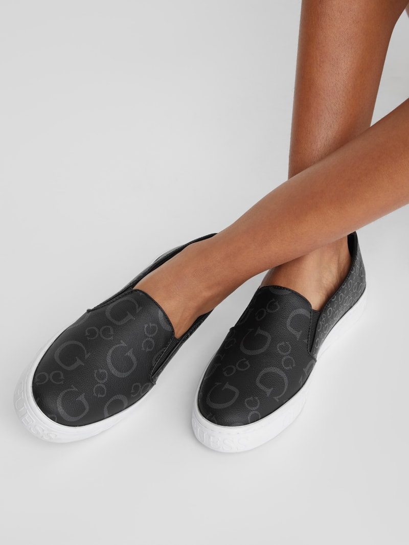 Guess factory shoes clearance