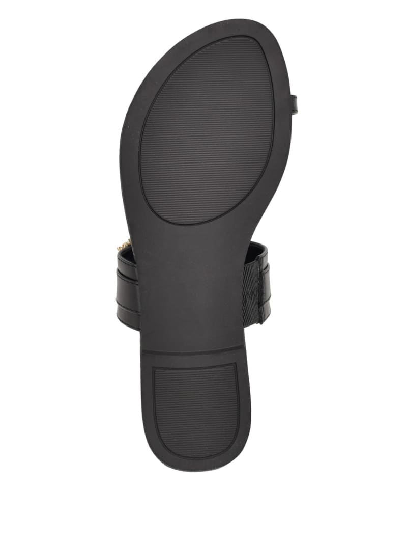 guess shoes with chain