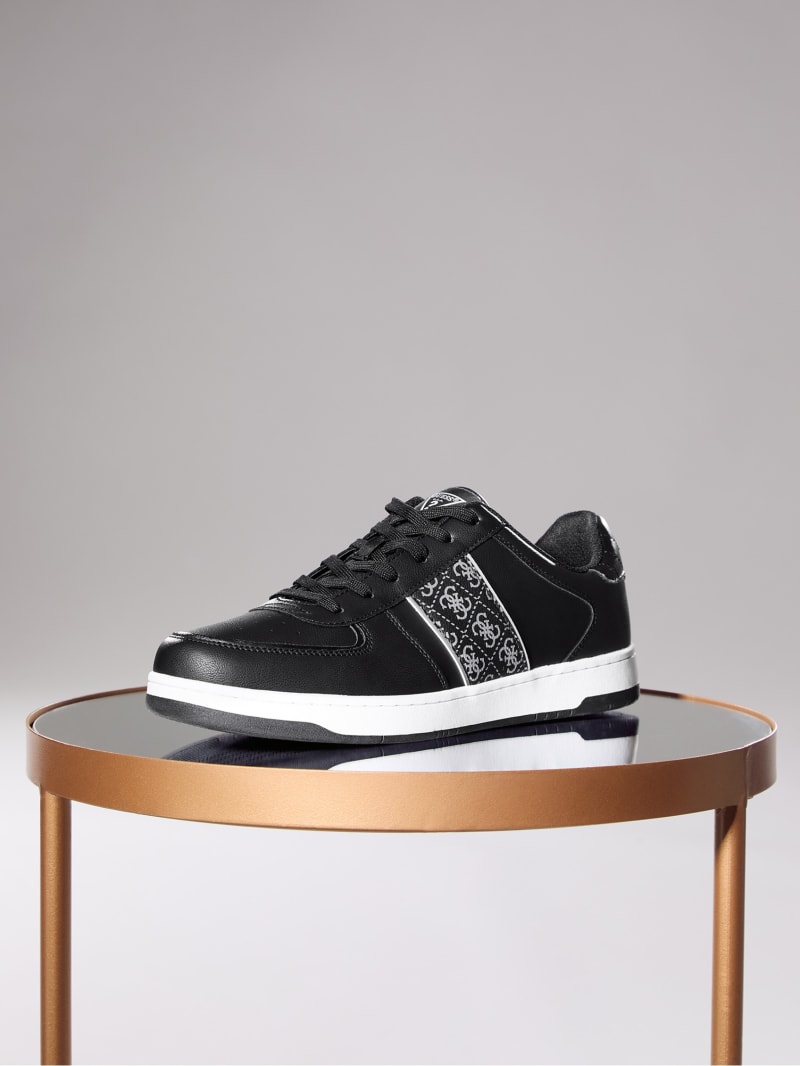 Guess Men s Tandy Sneaker