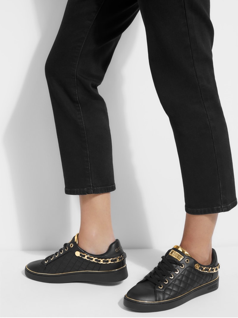 guess female sneakers