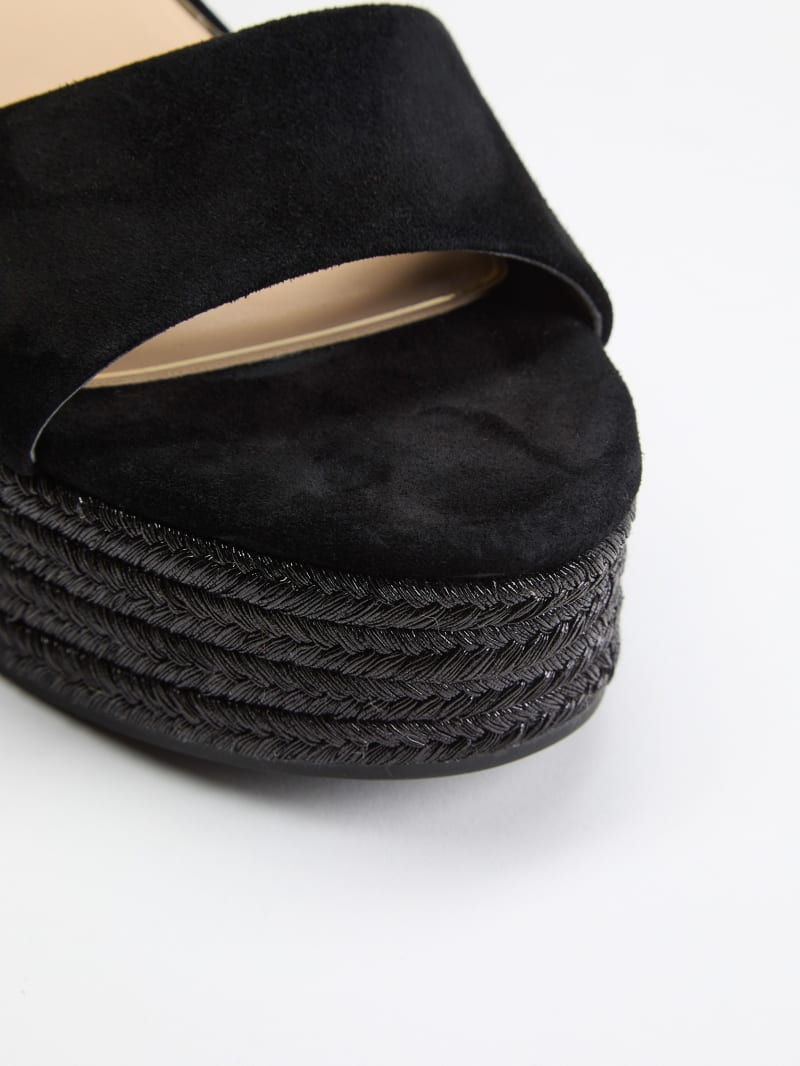 Everly Charm Wedge