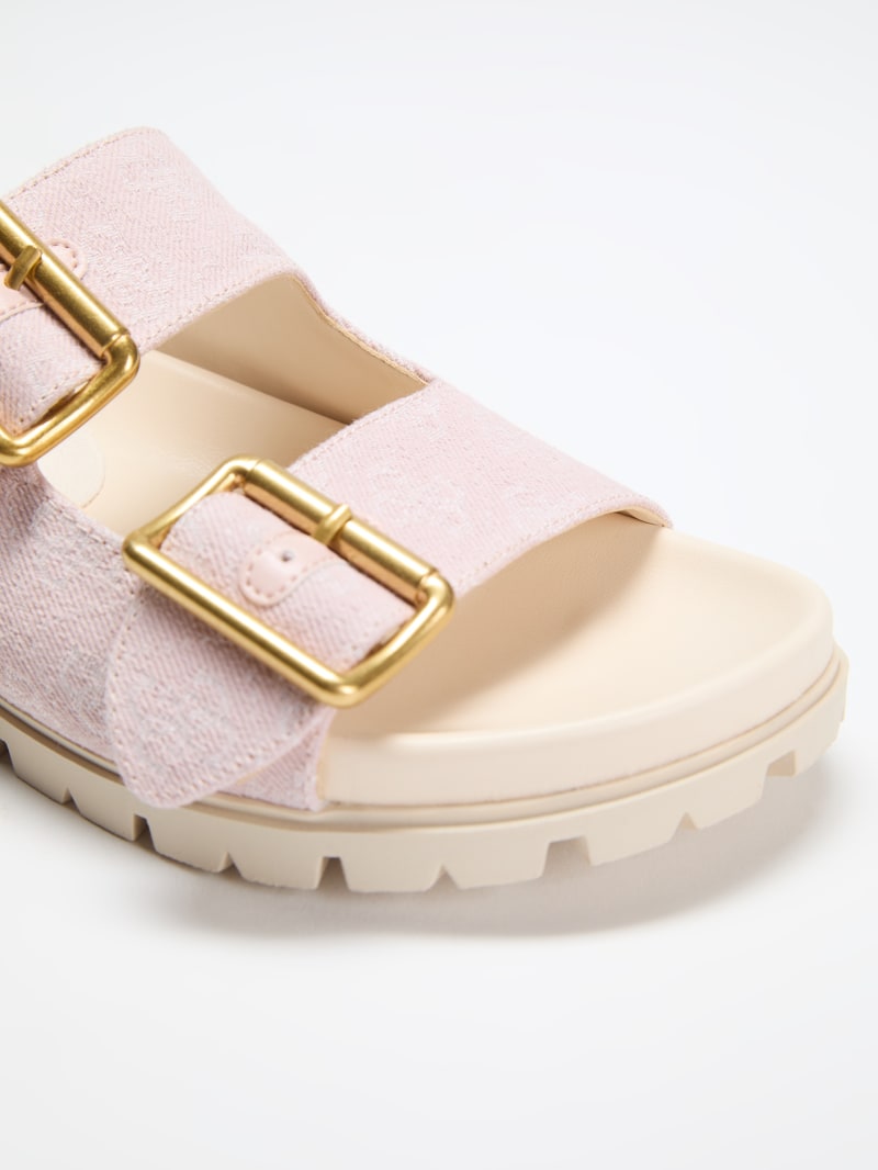 Fasten Raffia Sandals
