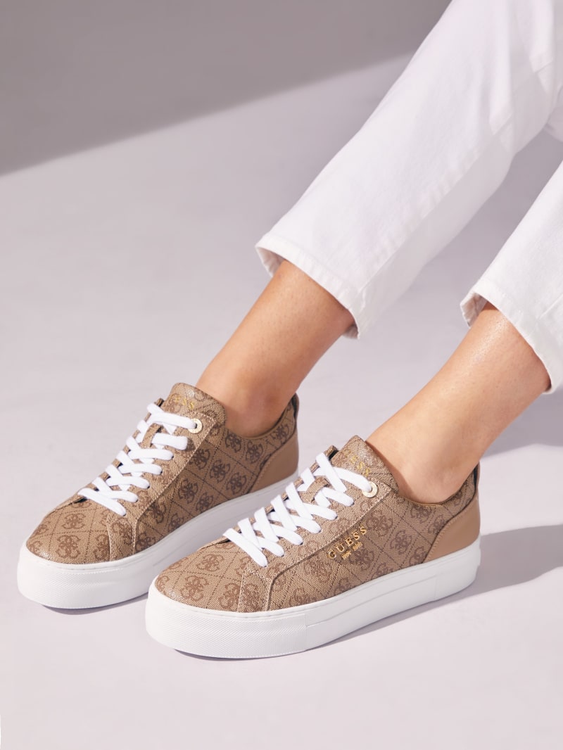 Guess sneaker logo online