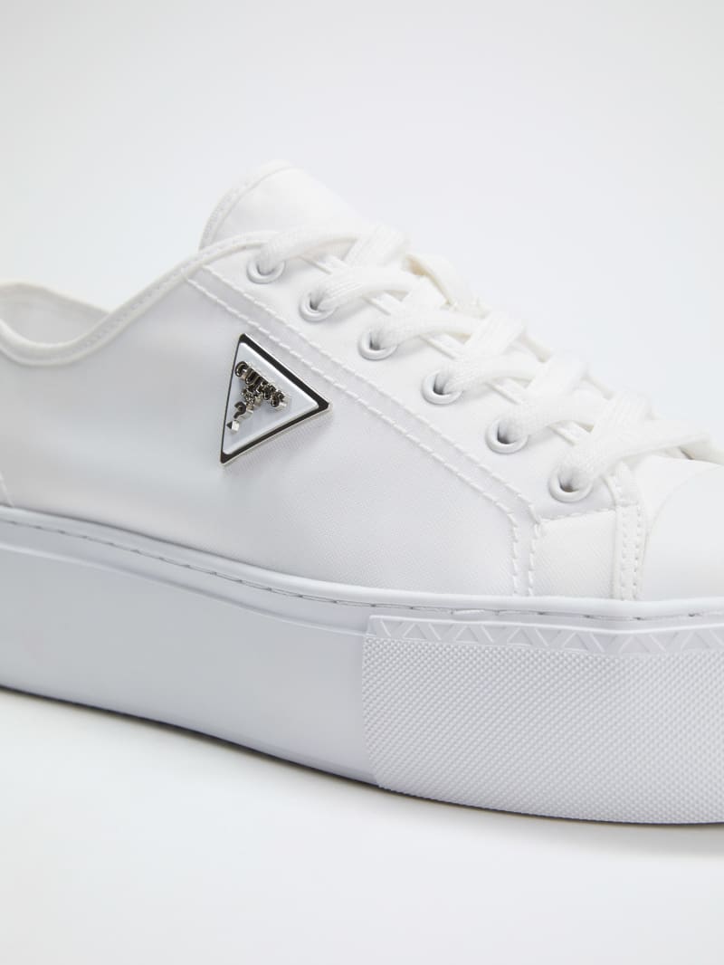 GUESS スニーカー GUESS® Joezi Low-Top Flatform Sneakers