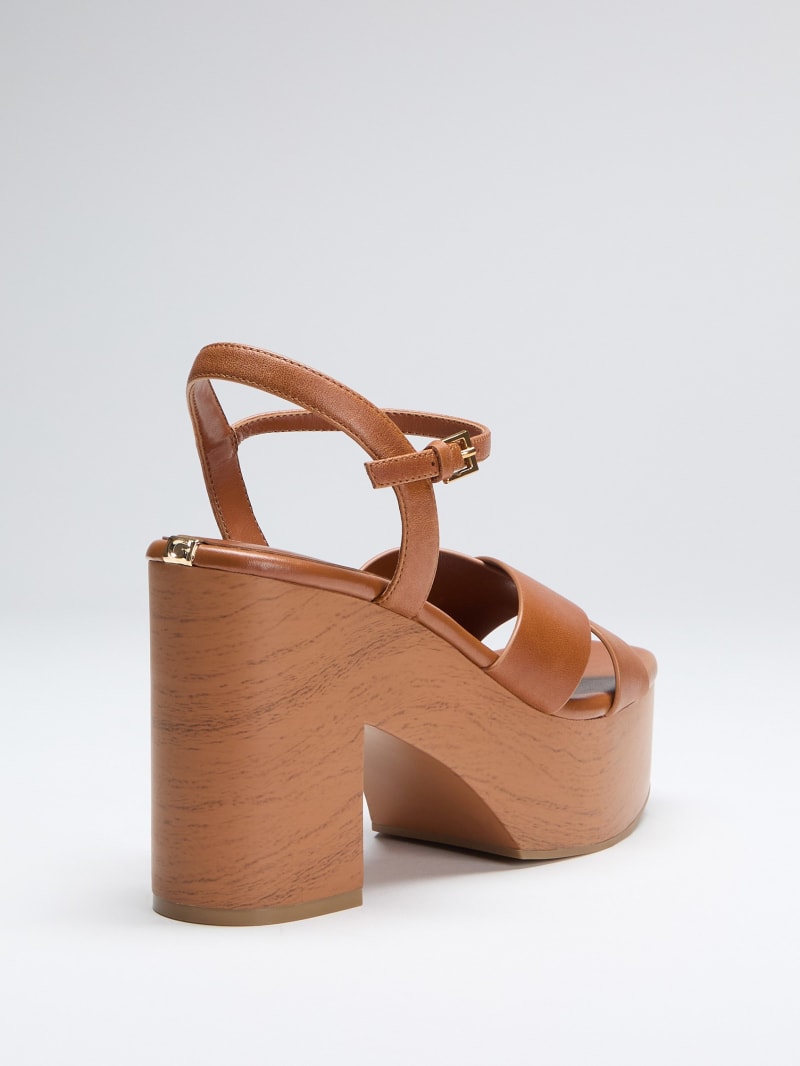 Qeelin Faux leather sandals