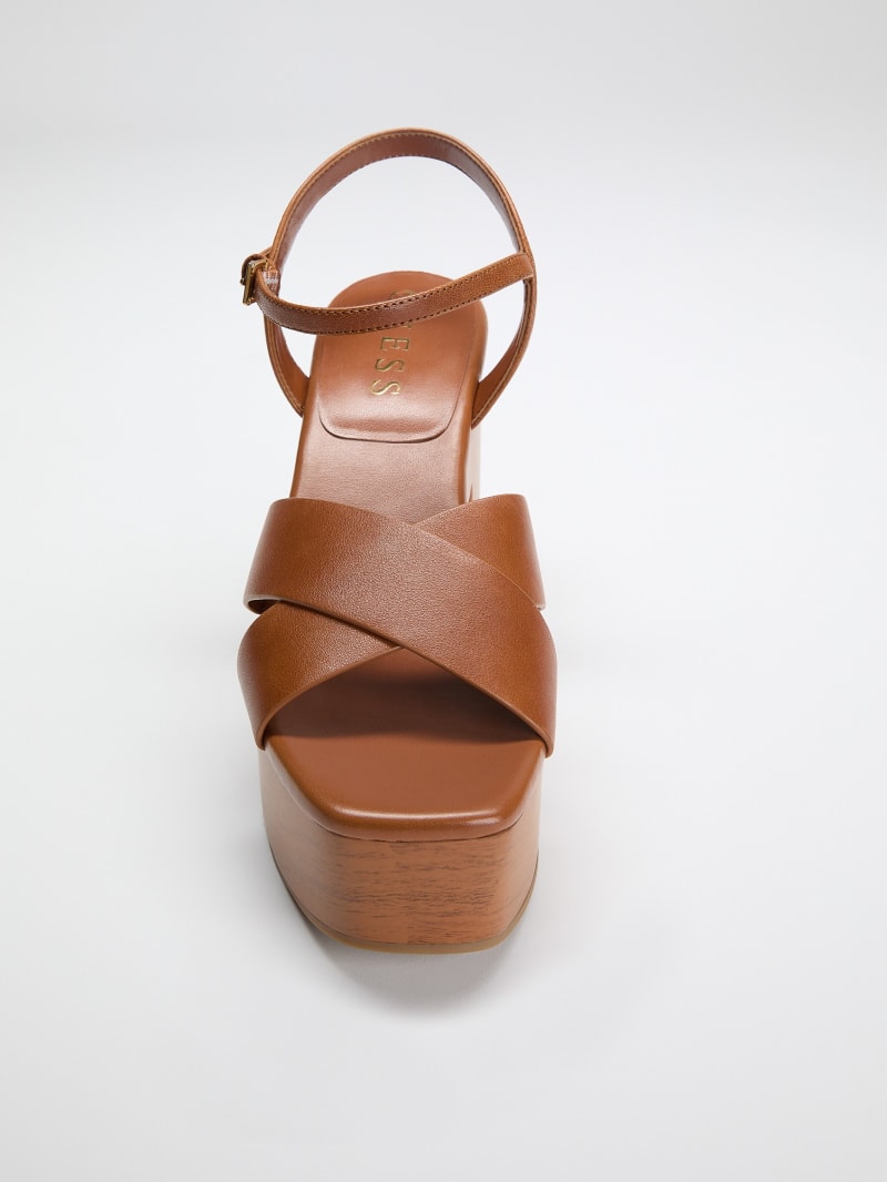 Qeelin Faux leather sandals