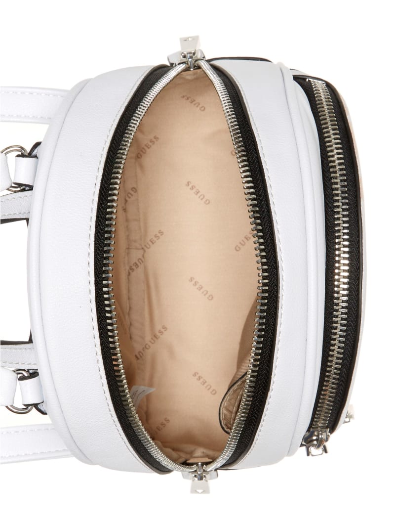 Guess Manhattan Backpack. 4