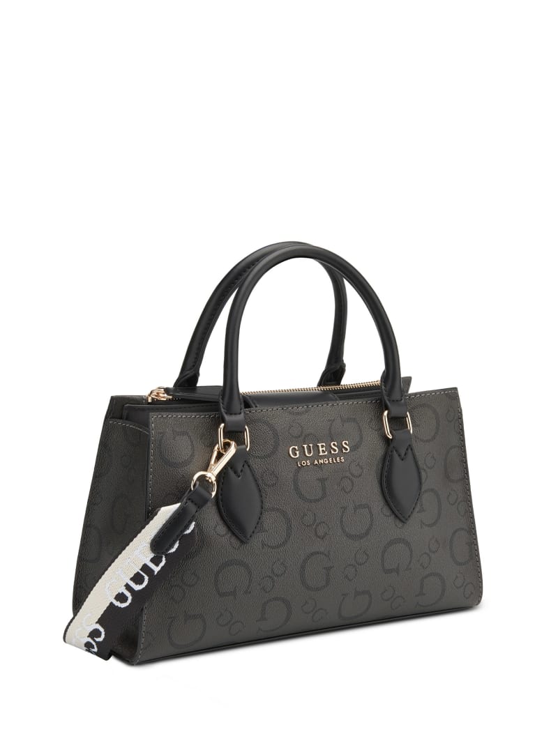 Nichole Satchel