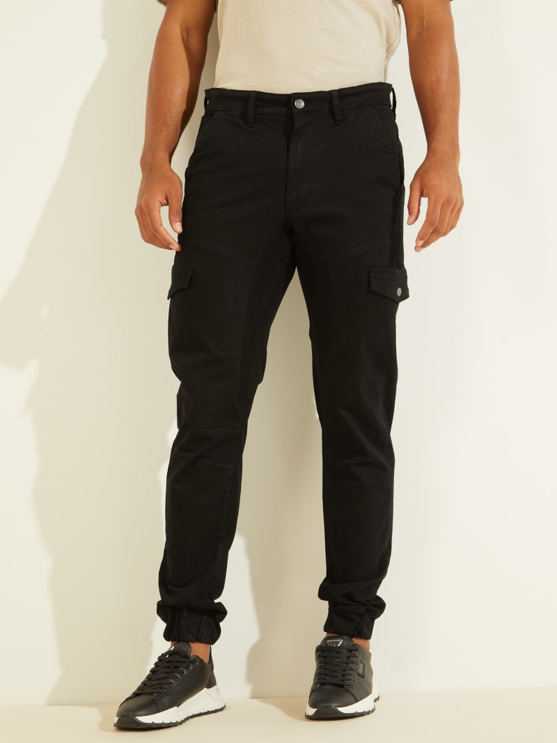Guess cargo shorts top