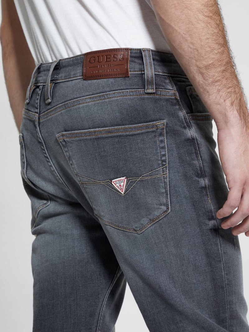 Davis Slim Straight Jeans