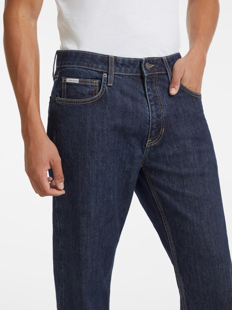 G16 Straight-Leg Jeans