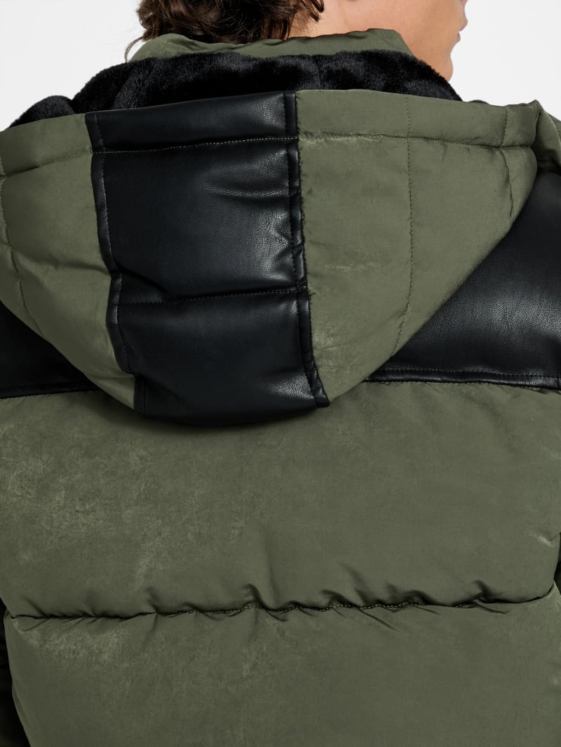 Hooded puffer jacket