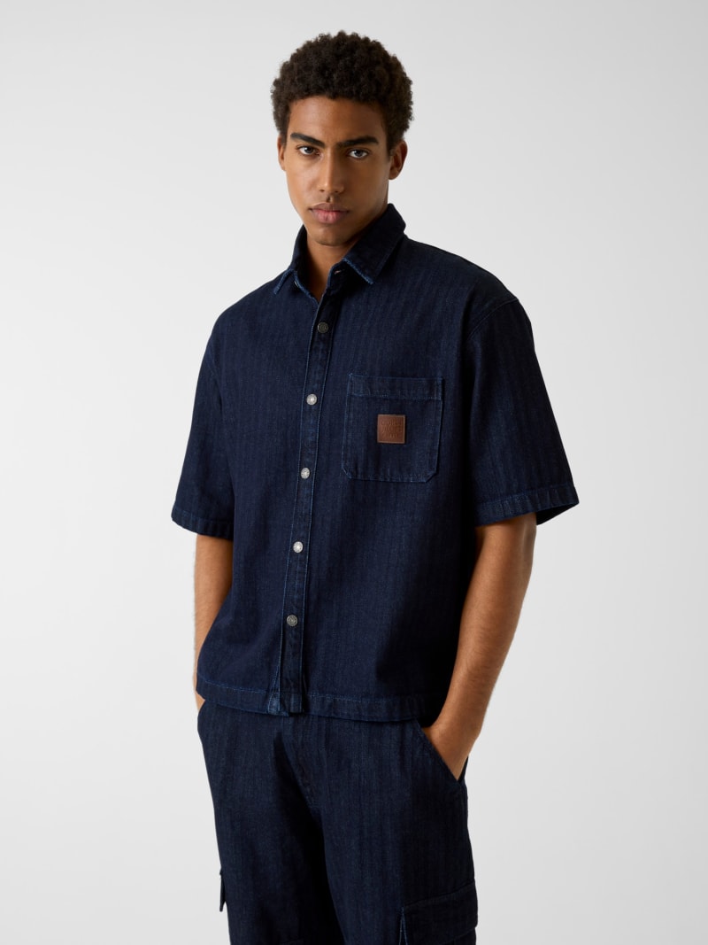 Oversize cropped shirts