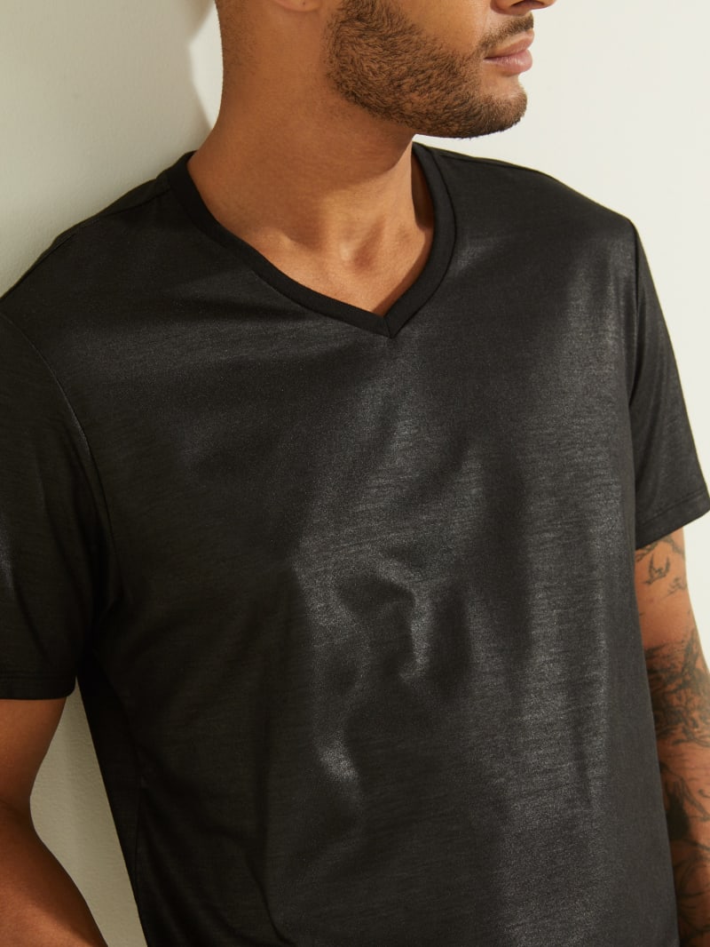 Guess v neck t shirt outlet