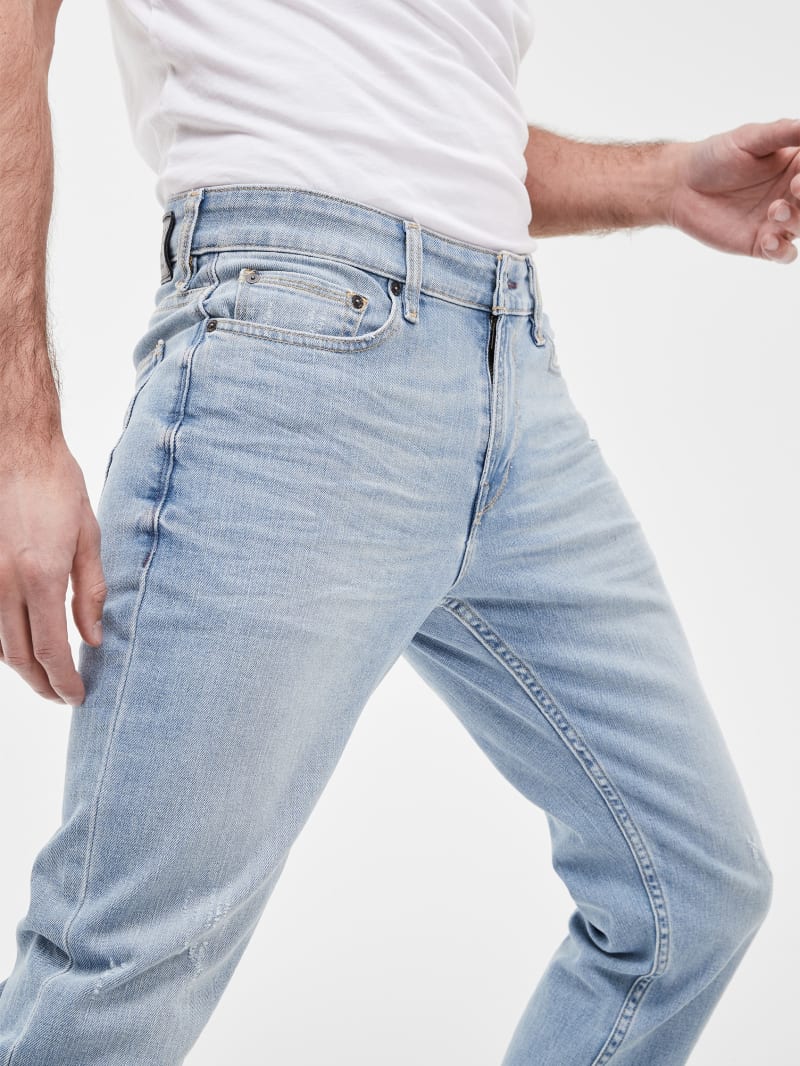 Faded Tapered Jeans | GUESS