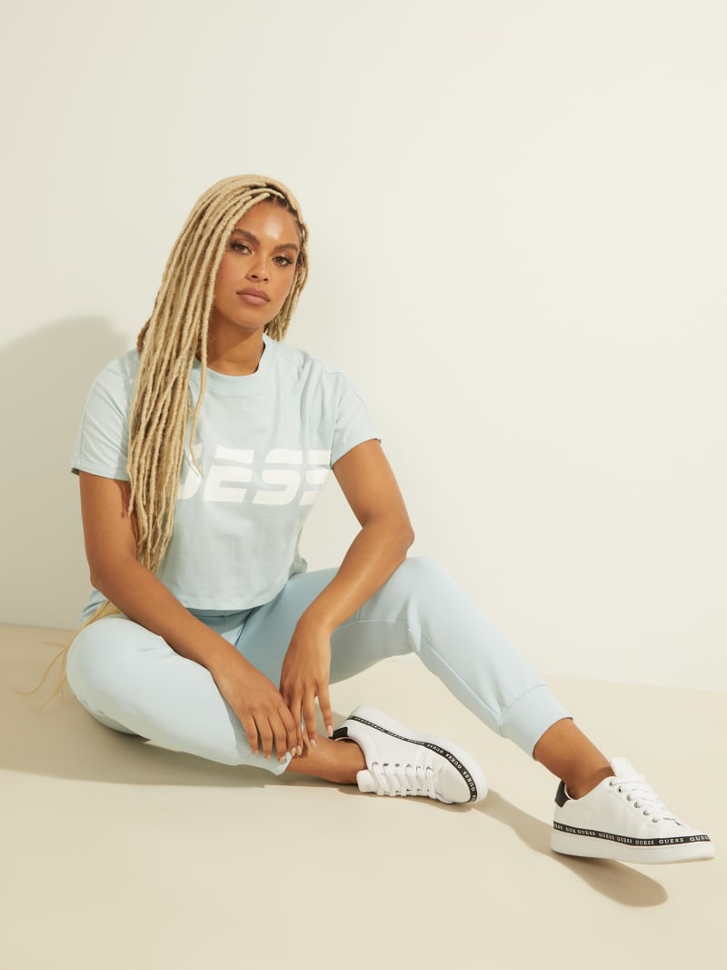 Guess Contrast Logo Joggers. 3