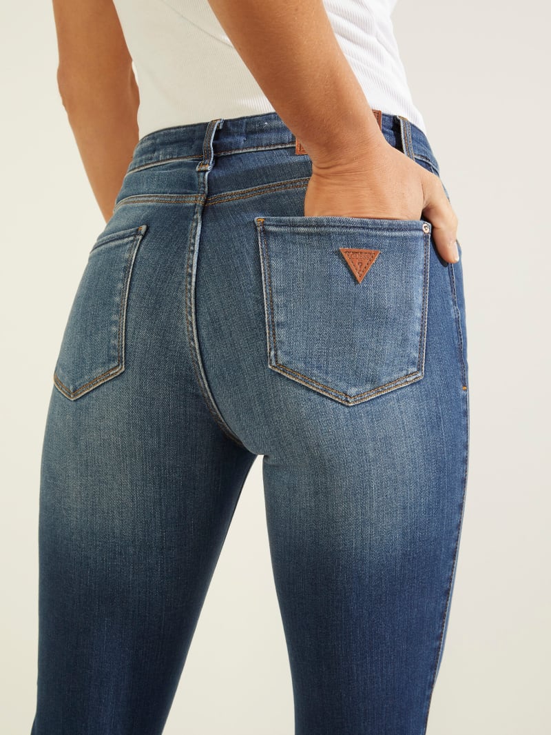 Guess Eco Cropped Sexy Curve Jeans. 2