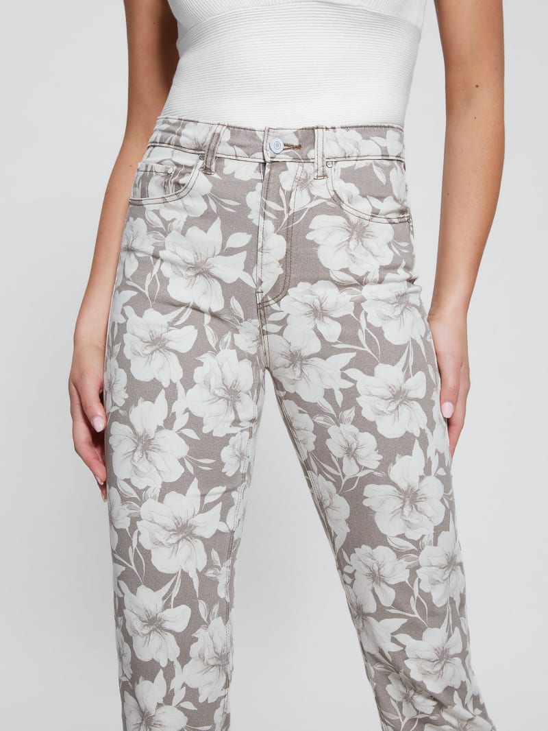 Girly jeans 2025