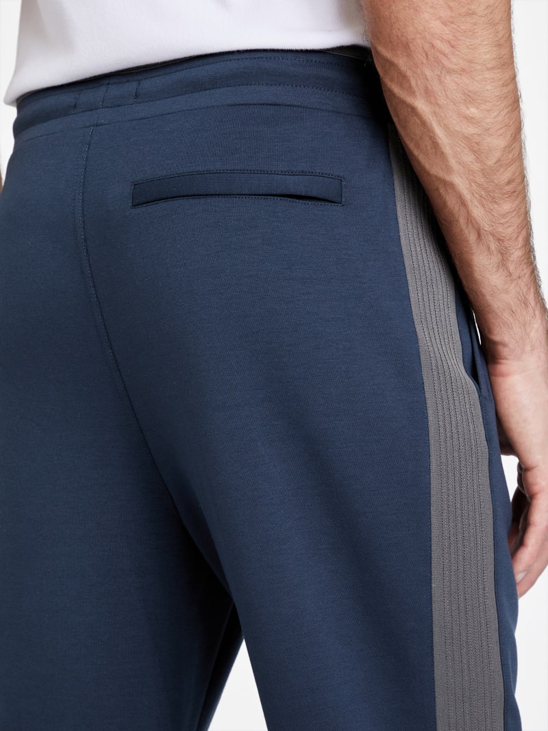 Juan Active Joggers | GUESS Factory