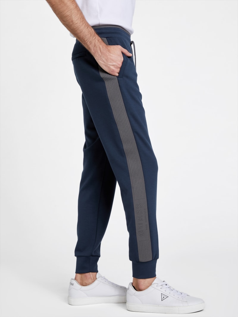 Juan Active Joggers | GUESS Factory