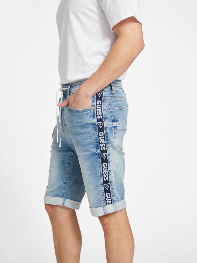 【韓国BAD BLUE バッドブルー】Check Twin Buttons Shorts Eco Kyler Logo-Tape Denim Shorts | GUESS Factory