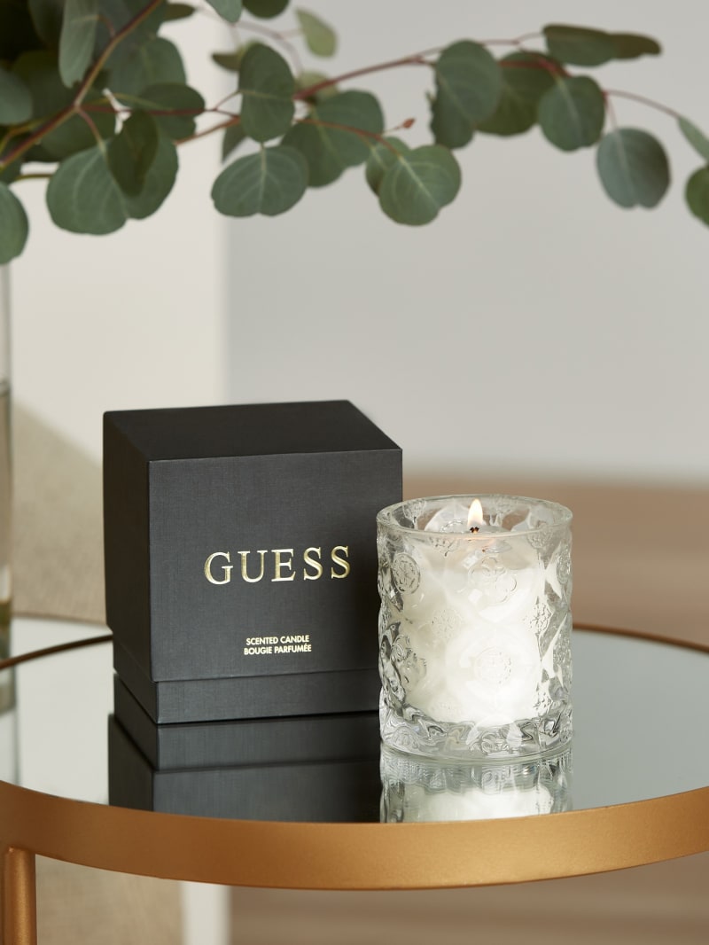 Diamond-Cut Peony Candle