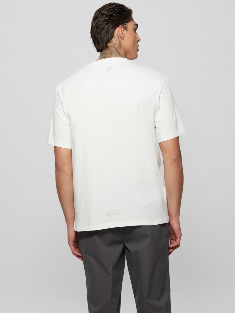 Alino Triangle Signature Tee | GUESS Canada