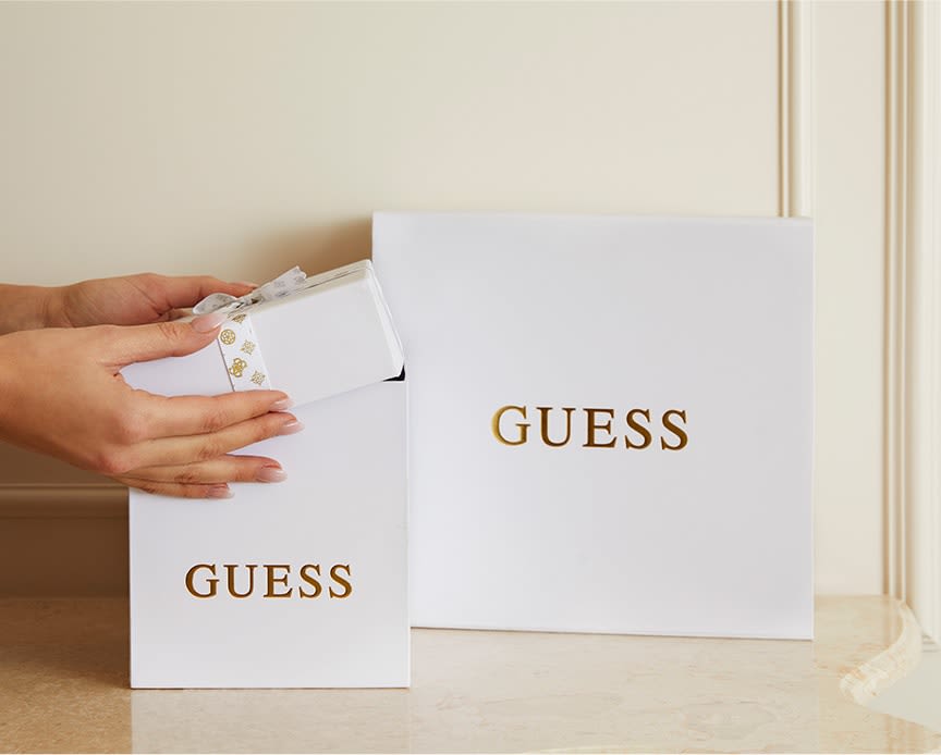 Emballage cadeau guess shop