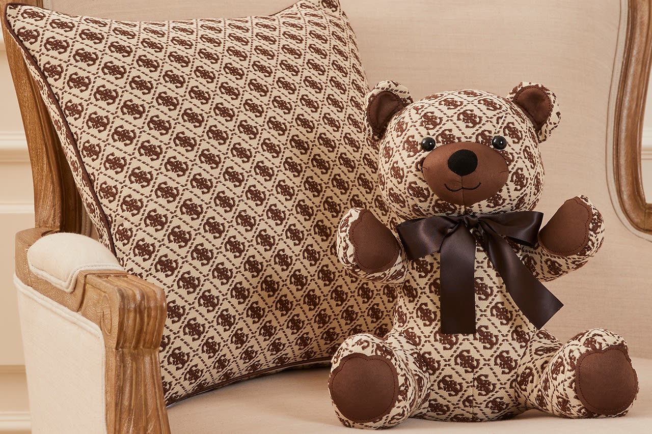 Guess home top