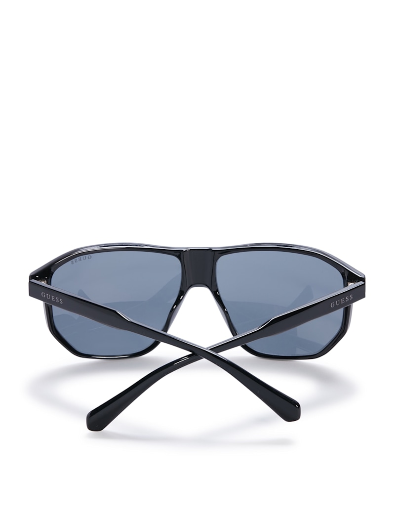 Plastic Navigator Sunglasses | GUESS Factory