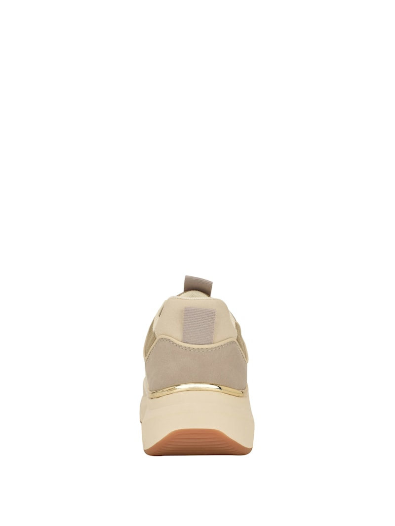 ●That Mobsta Guess Stevyy Sneakers | GUESS Factory
