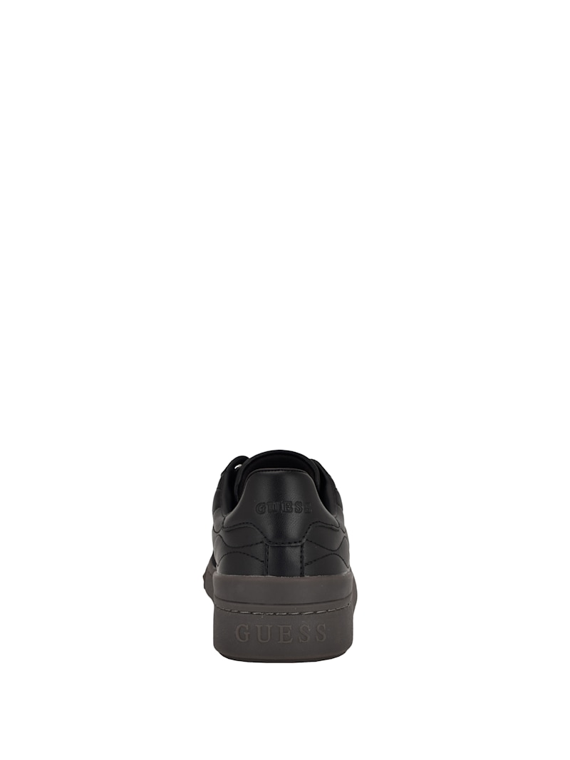 【GUESS ゲス】Iquilt レディーススニーカー Iquilt Quilted Low-Top Sneakers | GUESS