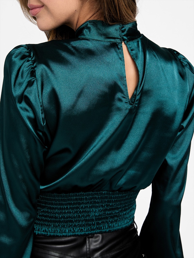 Cabrera Keyhole Top | GUESS Factory