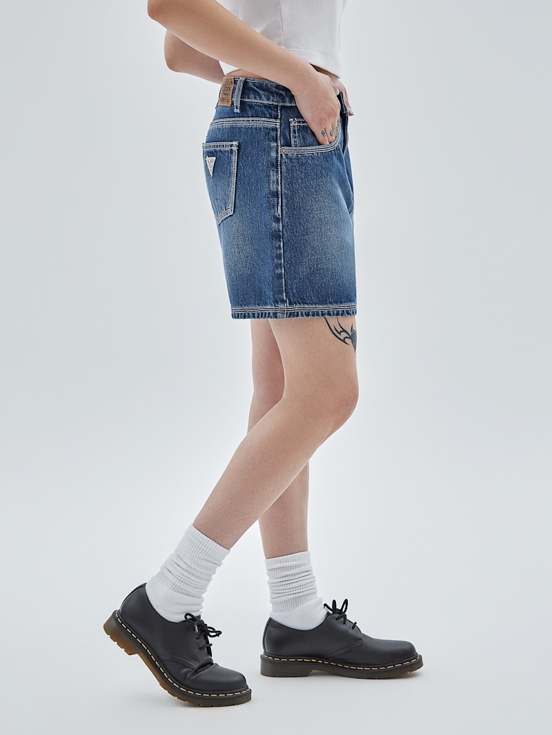 【新品】GUESS ハイウエスト リラックスフィットジーンズ ブルー GUESS Originals Tapered Baggy Jeans | GUESS