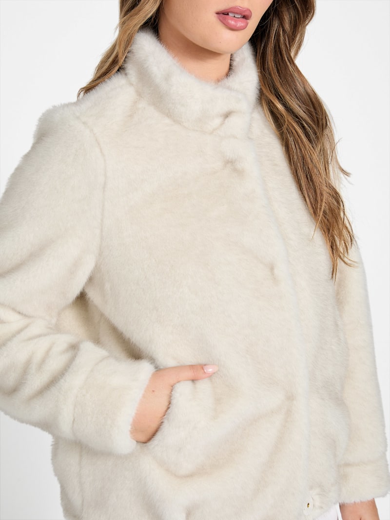 再入荷なし carla カーラ fluffy jacket CARLA