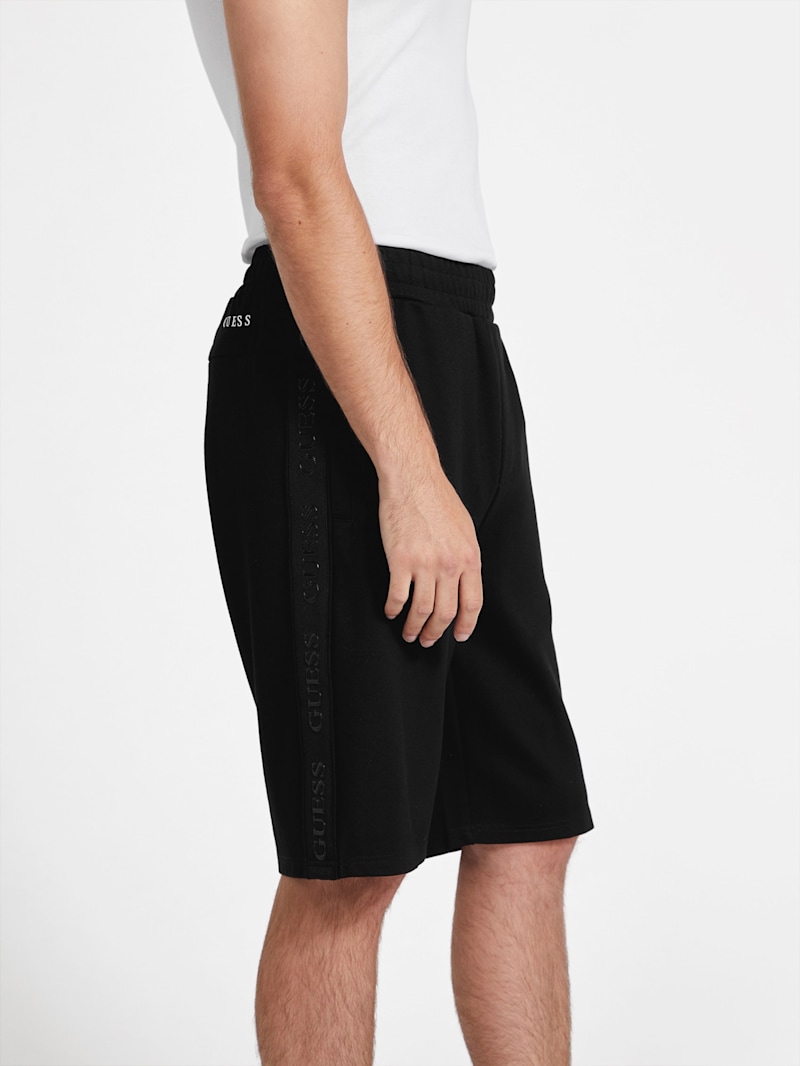 /美品お買い得/MENS LOGO ELASTIC SHORT PANTS XL Mateo Logo-Tape Shorts | GUESS Factory