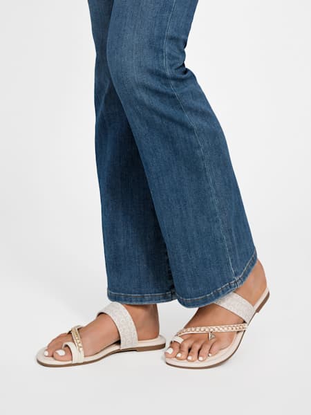 Levvia Chain Sandals