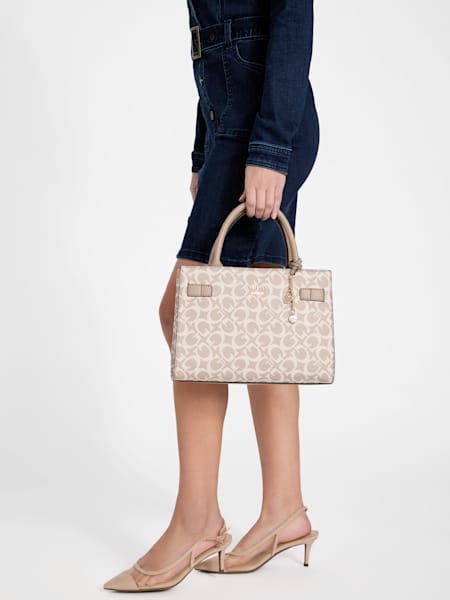 Akir Logo Satchel