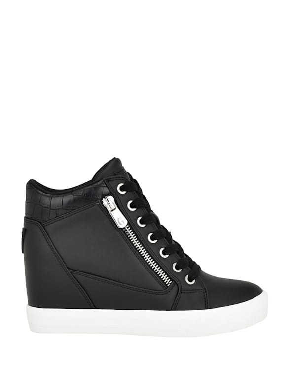 Famous footwear 2 percent off 2025