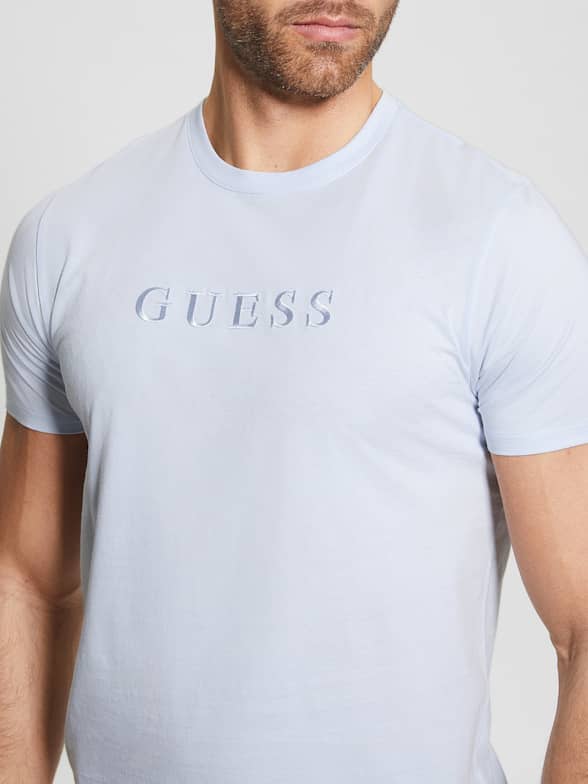 Guess t shirt logo best sale