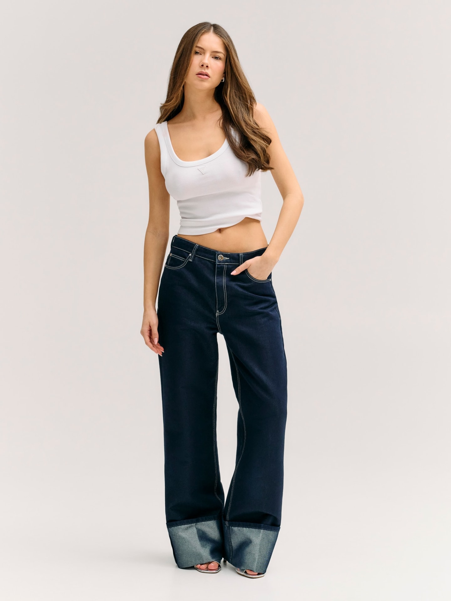 トランプ Fontaine GUESS GUESS® Jeanlerini paçalarını kıvırarak giy Kadın