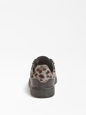CHARLEZ PONYSKIN LOGO SNEAKER | GUESS.eu Guess Charlez Ponyskin Laminated