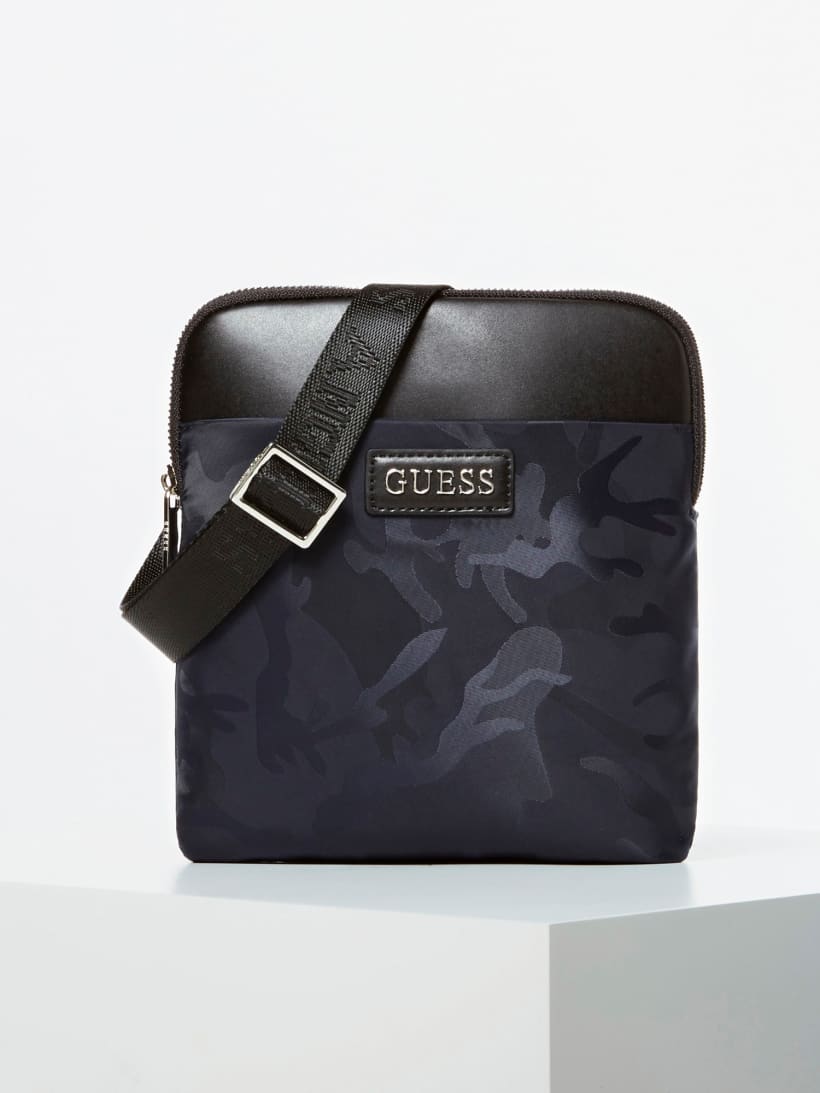 bolso camuflaje guess